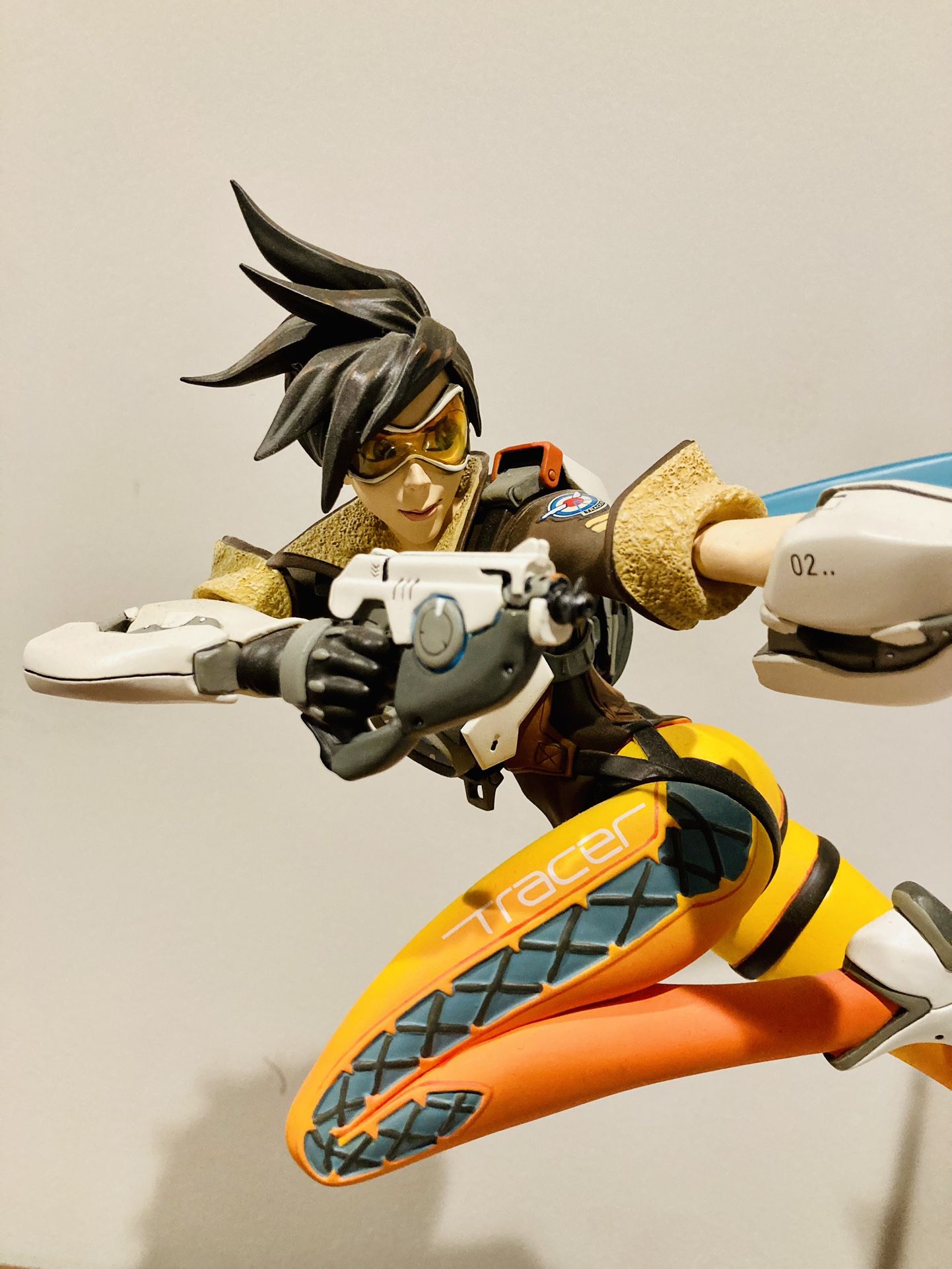  Blizzard Overwatch: Tracer Toy Figure Statues : Toys & Games