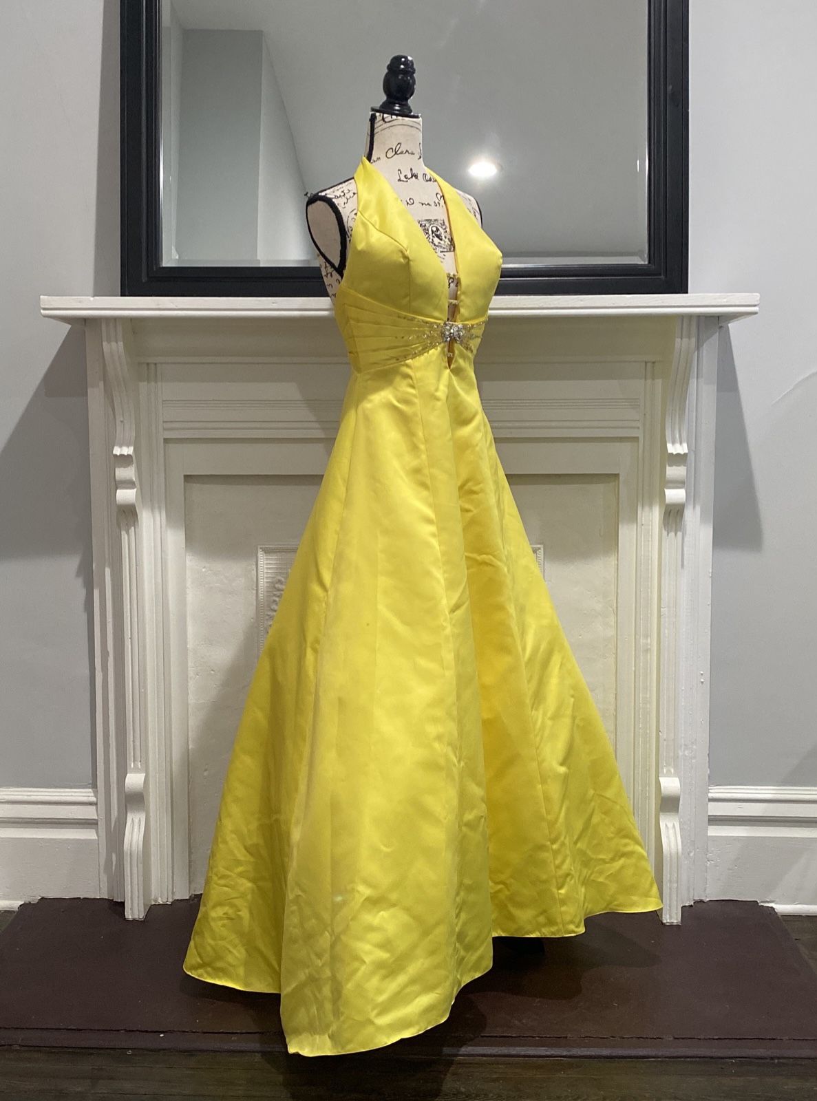 Tiffany Designs Size 8 Prom Or Sweet 16 Special Occasion Beaded Gown Dress