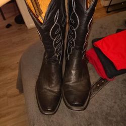Men's Size 11 Red Diamond Boots 