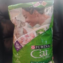 Purina Dry Cat Food