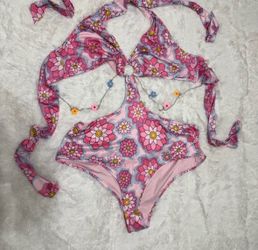 Chic one-piece with vibrant floral design. Perfect for beach days. New 3x pink daisy bodysuit one piece swimsuit festival rave outfit top edc rav
