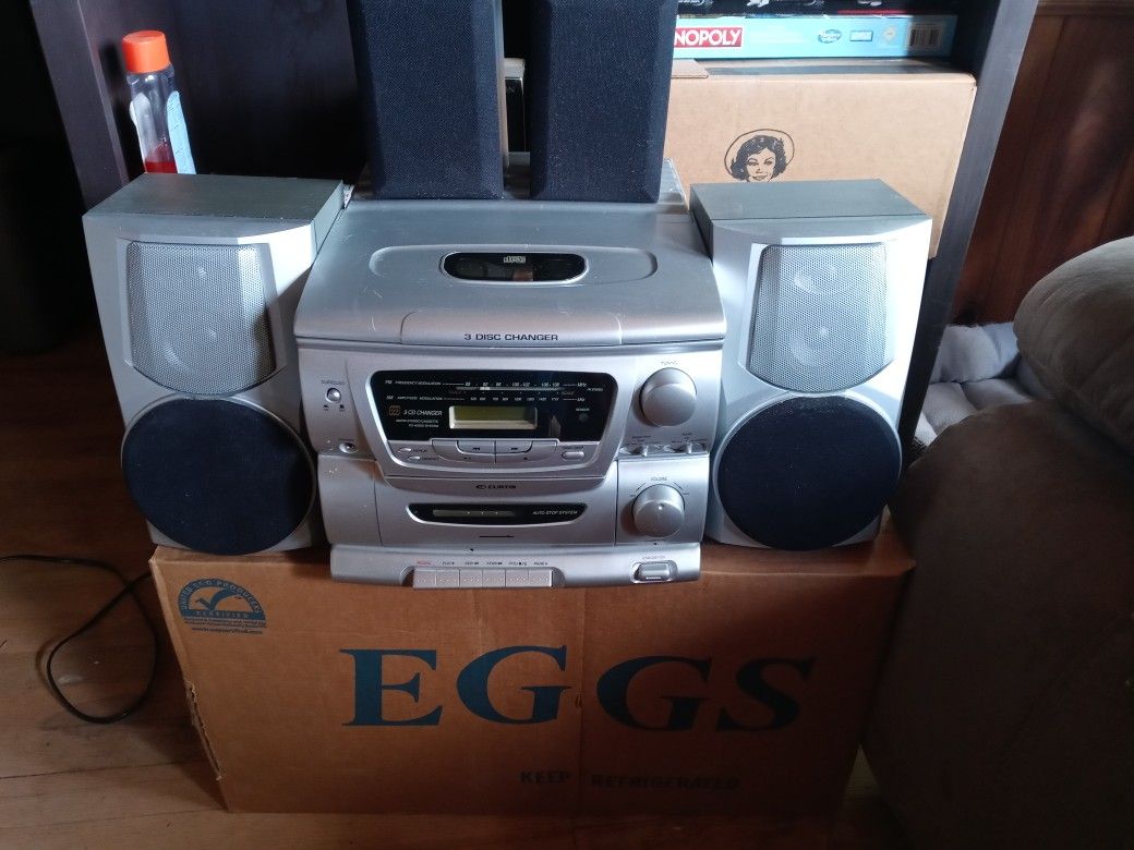 Curtis RCD 855 AM FM 3 Disc CD Changer Bookshelf Stereo with 4 Speakers