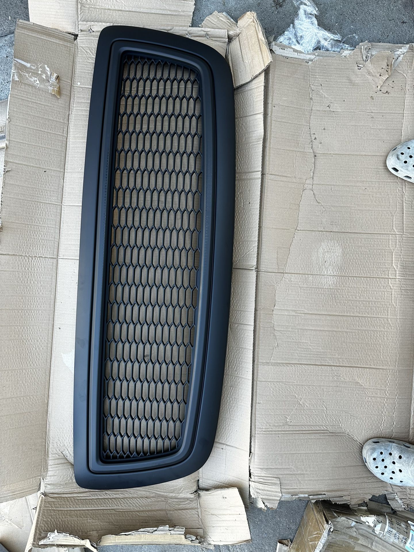 Dodge Ram 1500 grill year 2009/2012