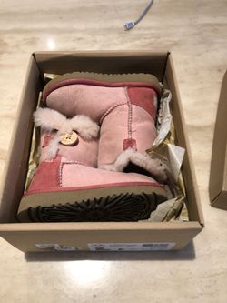 Kids Ugg Boot Size 8