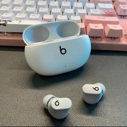 Beats Studio Buds 