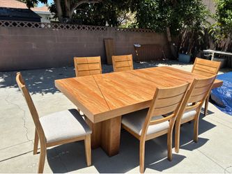 Ashley Furniture Kristiland 80"-98" Extendable Dining Table with 6 Kristiland Dining Chair with Planking Detail