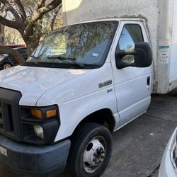 2016 Ford E-350