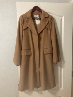 woman’s bcbg coat