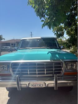 TURQUOISE/ MINT 1977 ford truck