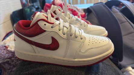 Nike Air Jordan 1 Low SE "Ruby