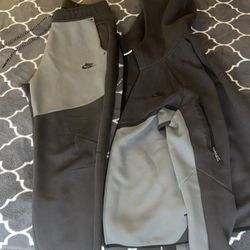 Nike Tech Fleece 