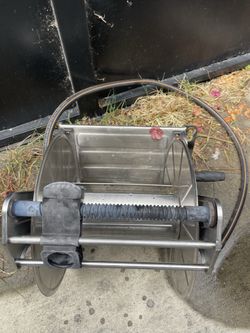Garden hose reel