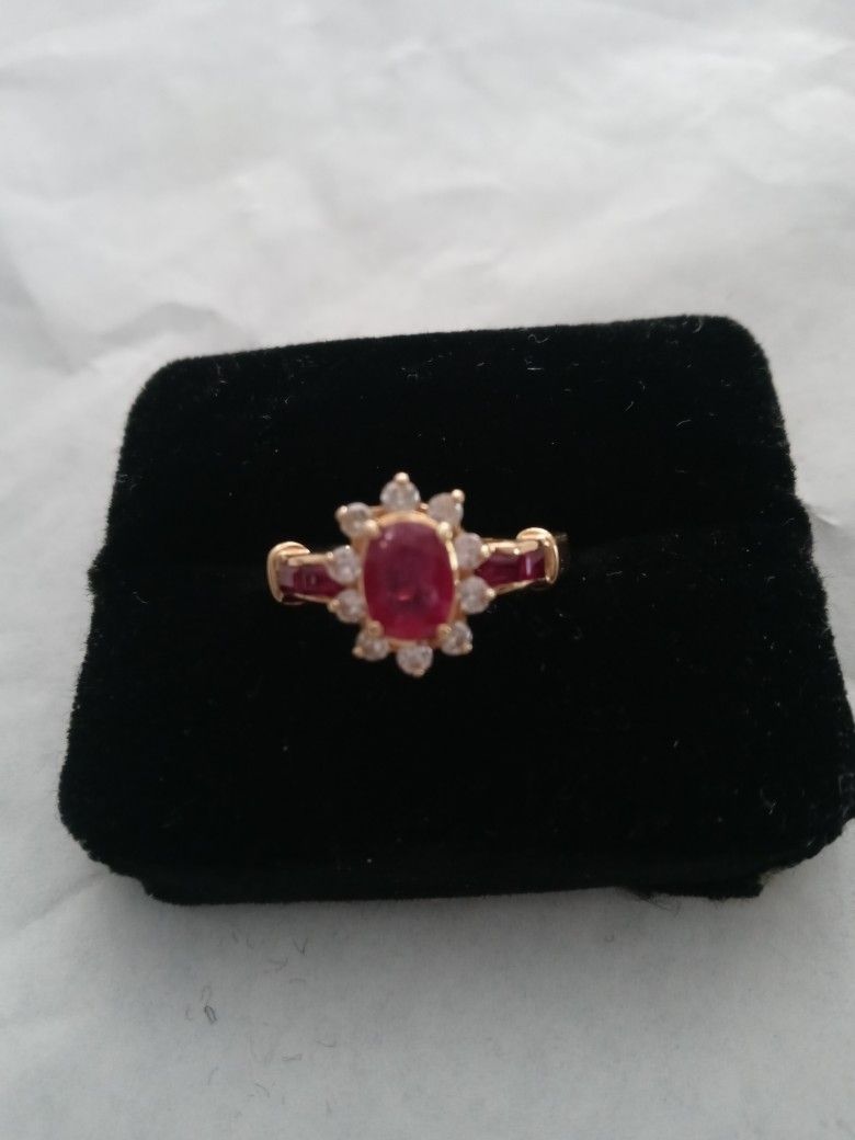 18k Yellow Gold Ring With Diamonds And Rubies