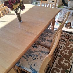 Table With 6 Chairs 
