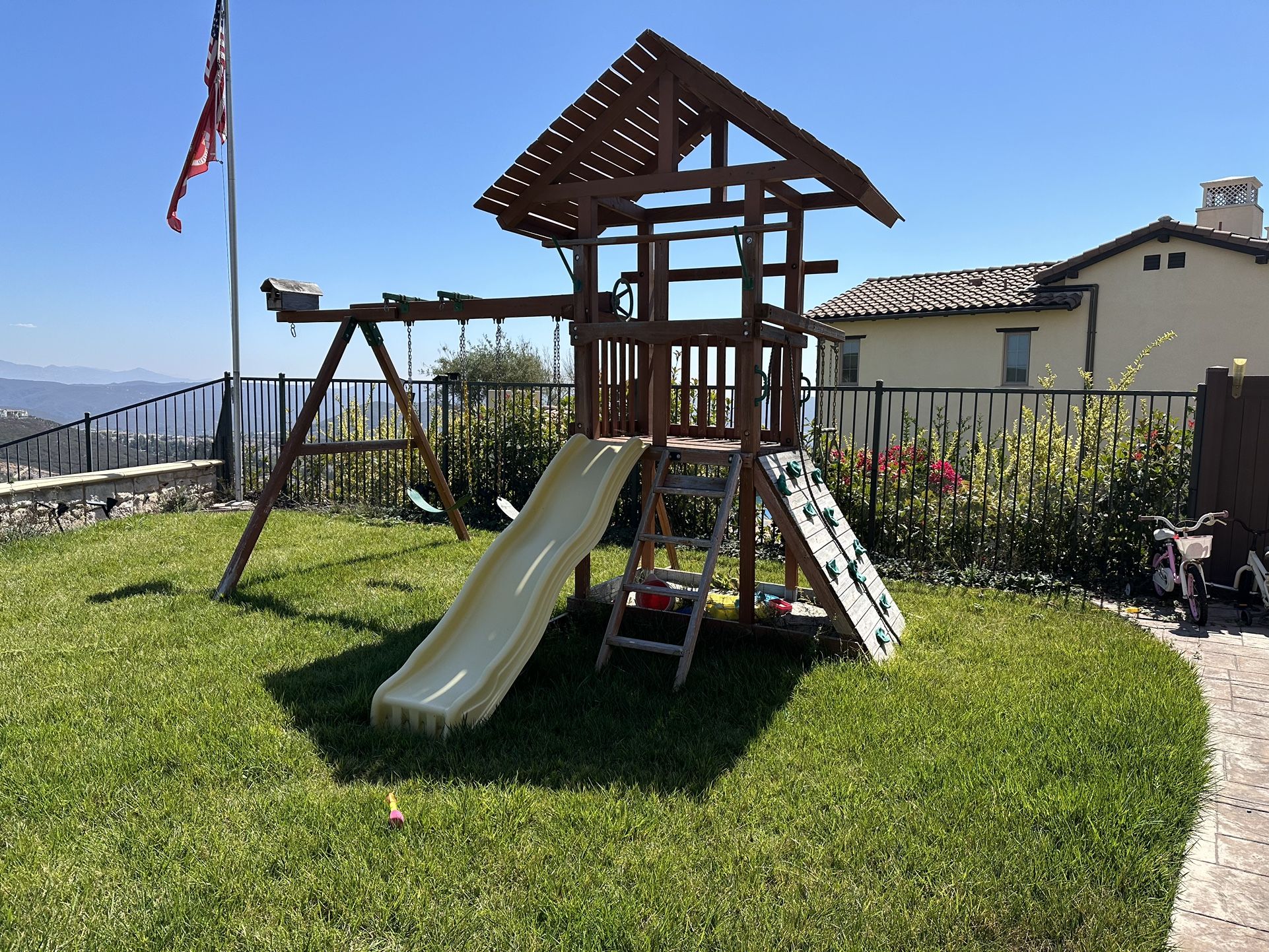 FREE Playground Set.  You Disassemble And Move It