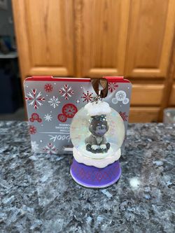 Disney Parks Frozen Sven Sketchbook Ornament Glass Snowglobe.  Brand new with tags.  Smoke free home
