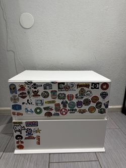 Small dresser/Nightstand