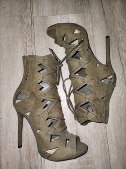 MUST HAVE! SIZE 8