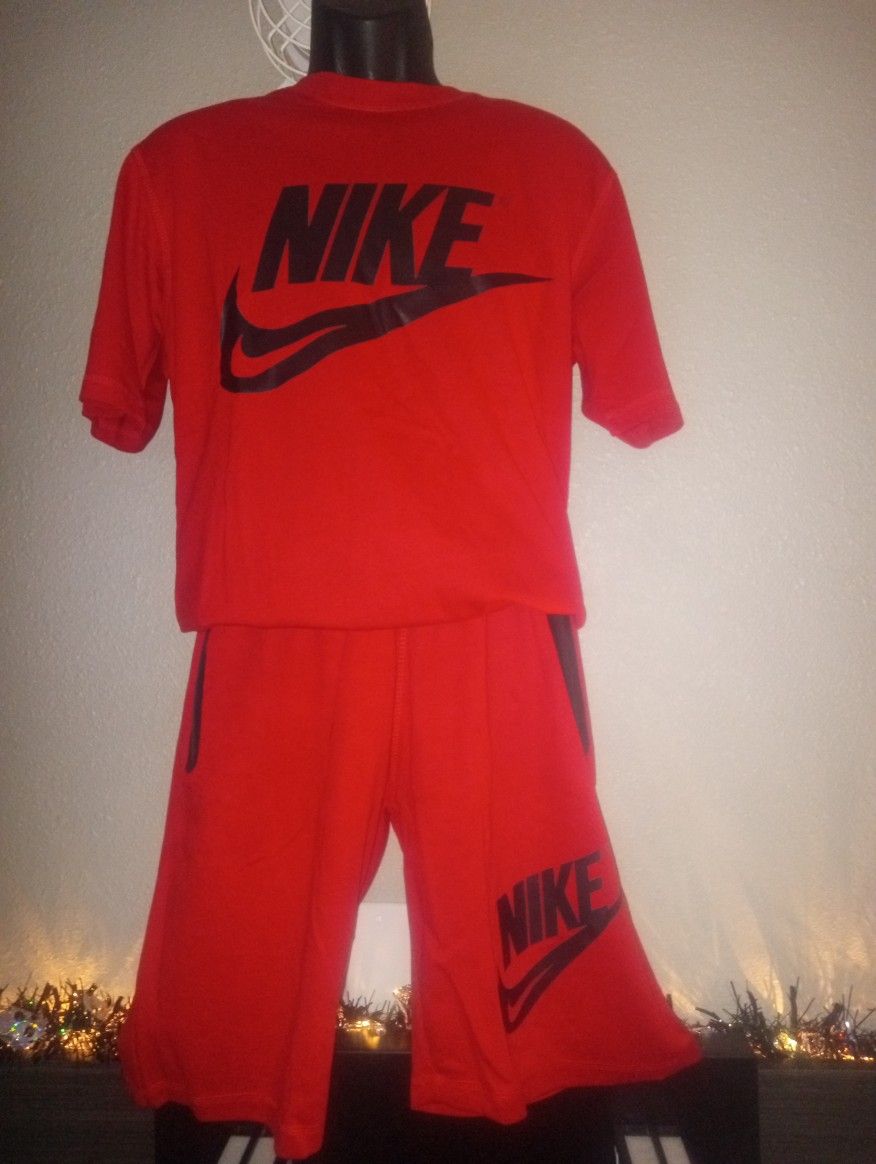 Nike Tech Short Set. Size Large. New On Sale