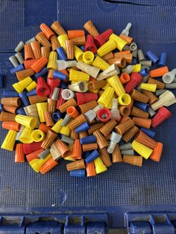 Assorted Wire Connectors 