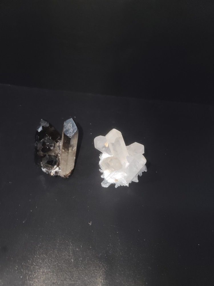 Natural crystal clusters two pieces black and white