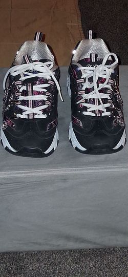 Women's Skechers shoe size 8