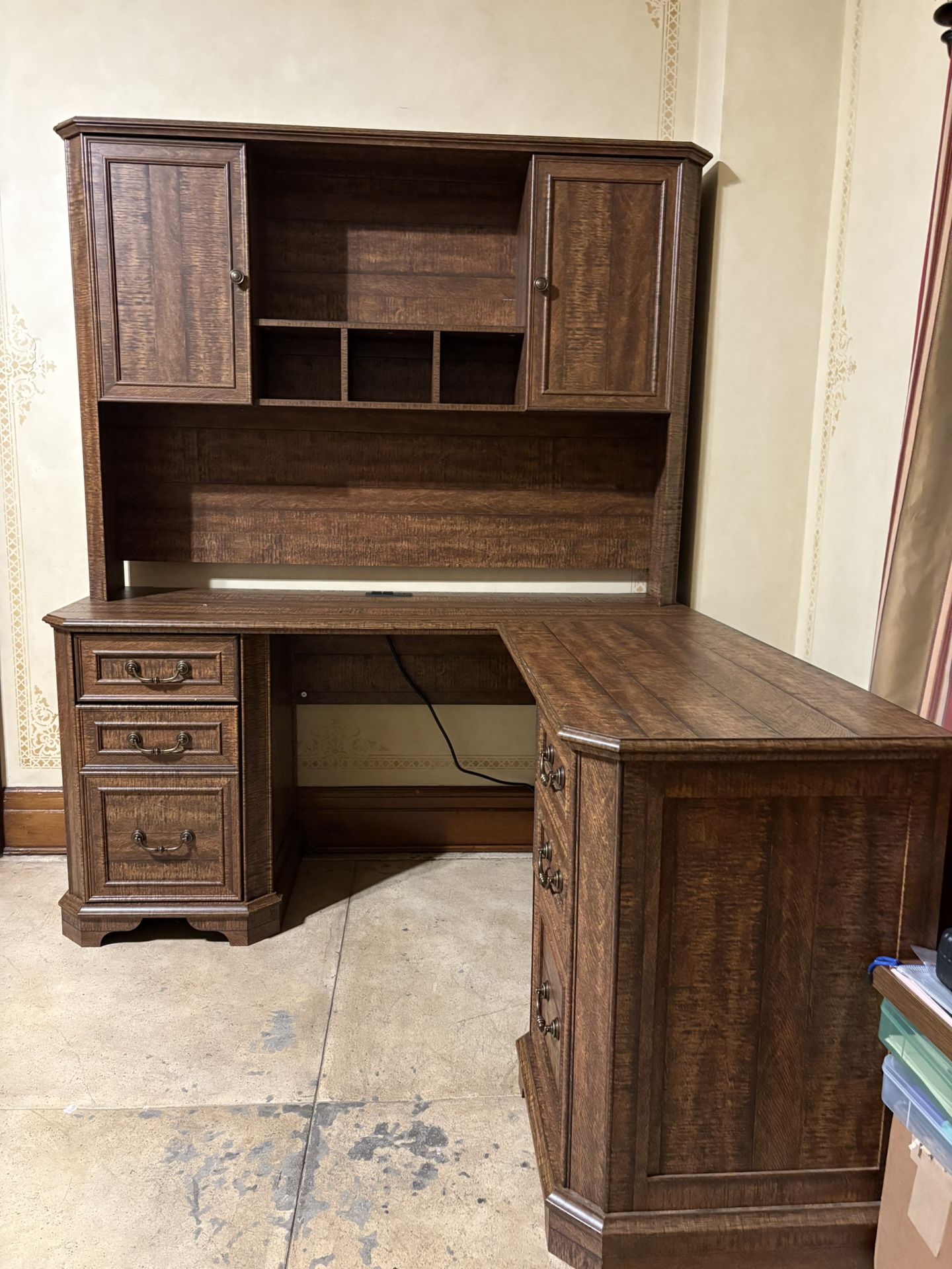 Desk And Hutch  L-Shape