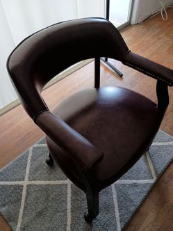 Desk chair