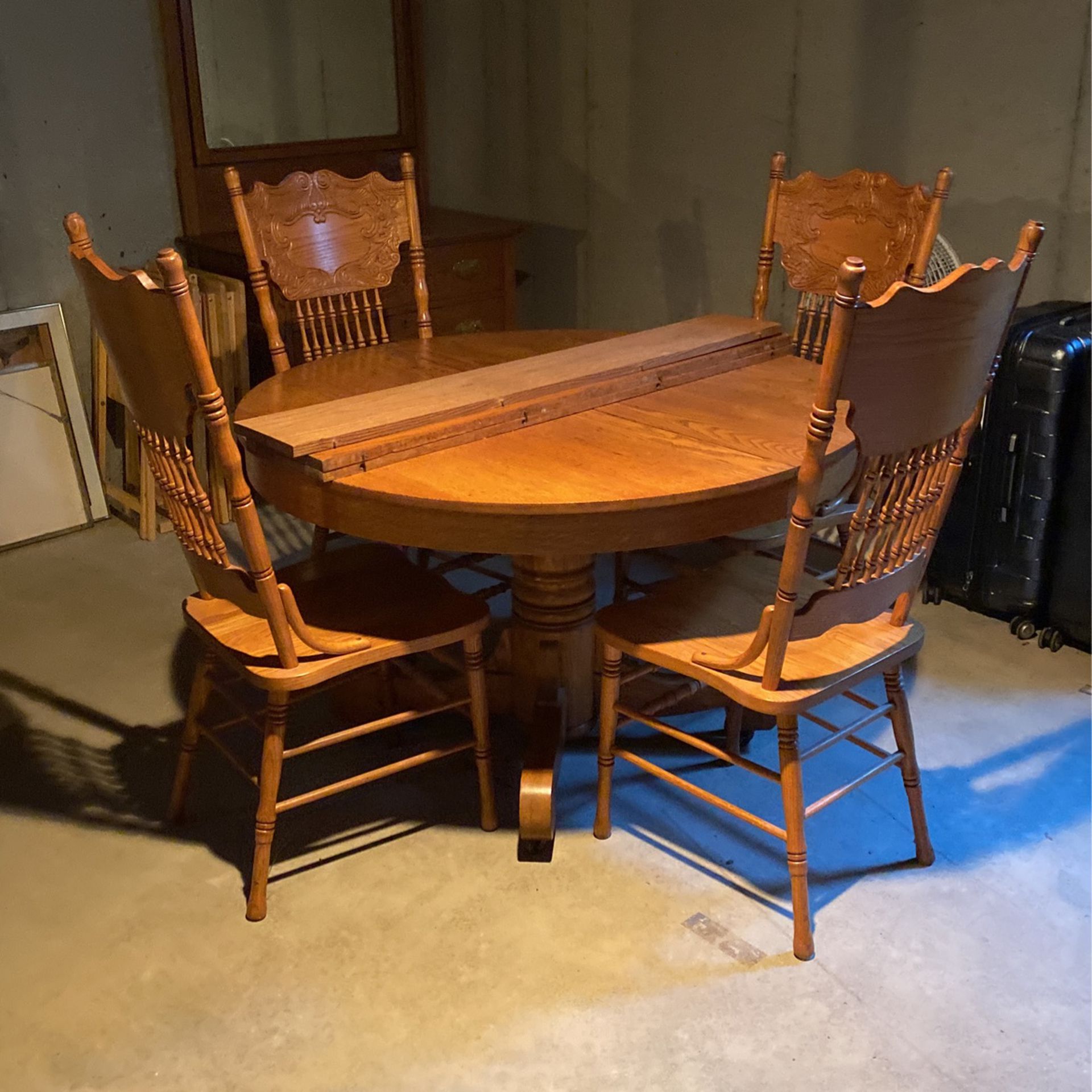 Pedestal Oak Table And 4 Oak Pressback Chairs Size 48” Diameter 29 1/2 “ Tall