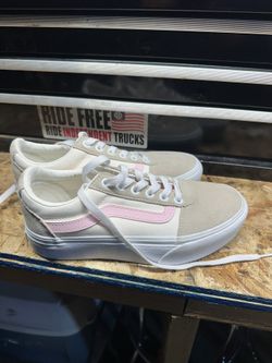 Vans Ward Platform size Woman’s 6 Shoes