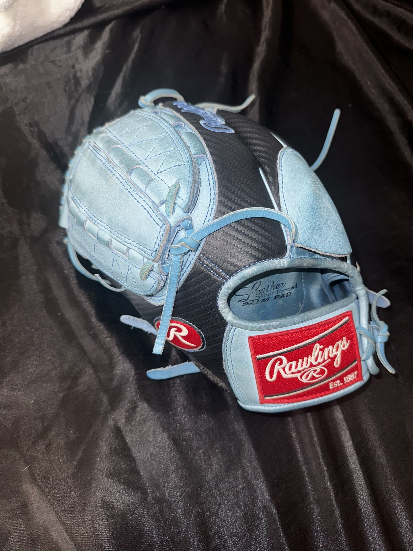 Custom Rawlings Glove