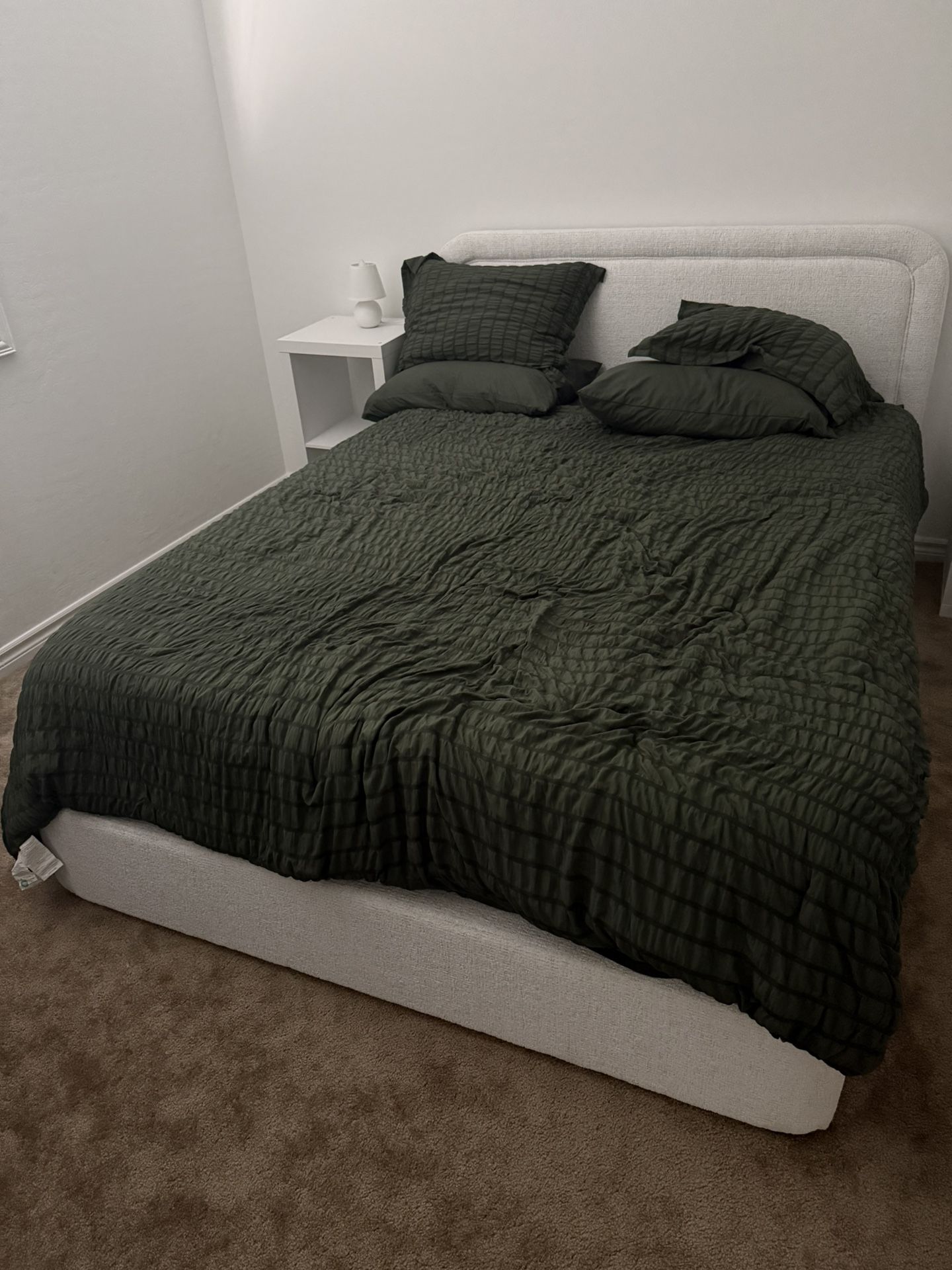 Queen Bed Frame And Cubic Stands