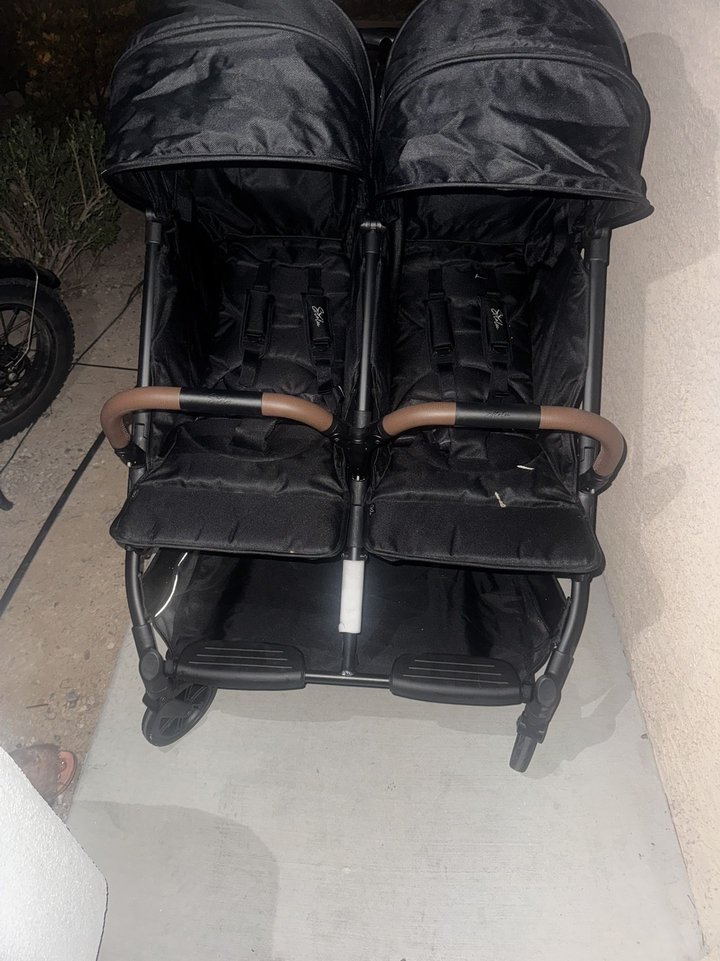 Strolee V2 Double Stroller