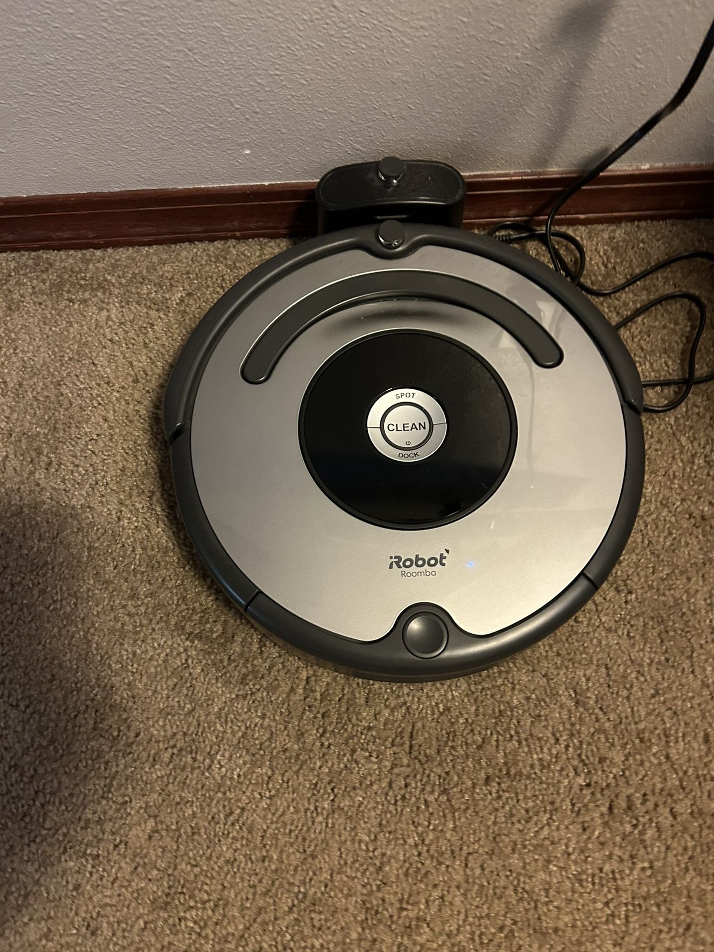 IROBOT ROOMBA 677 WI-FI CONNECTED ROBOTIC VACUUM