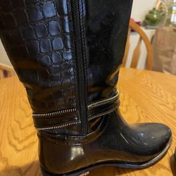 Stylish RainBoots/1pair Sold