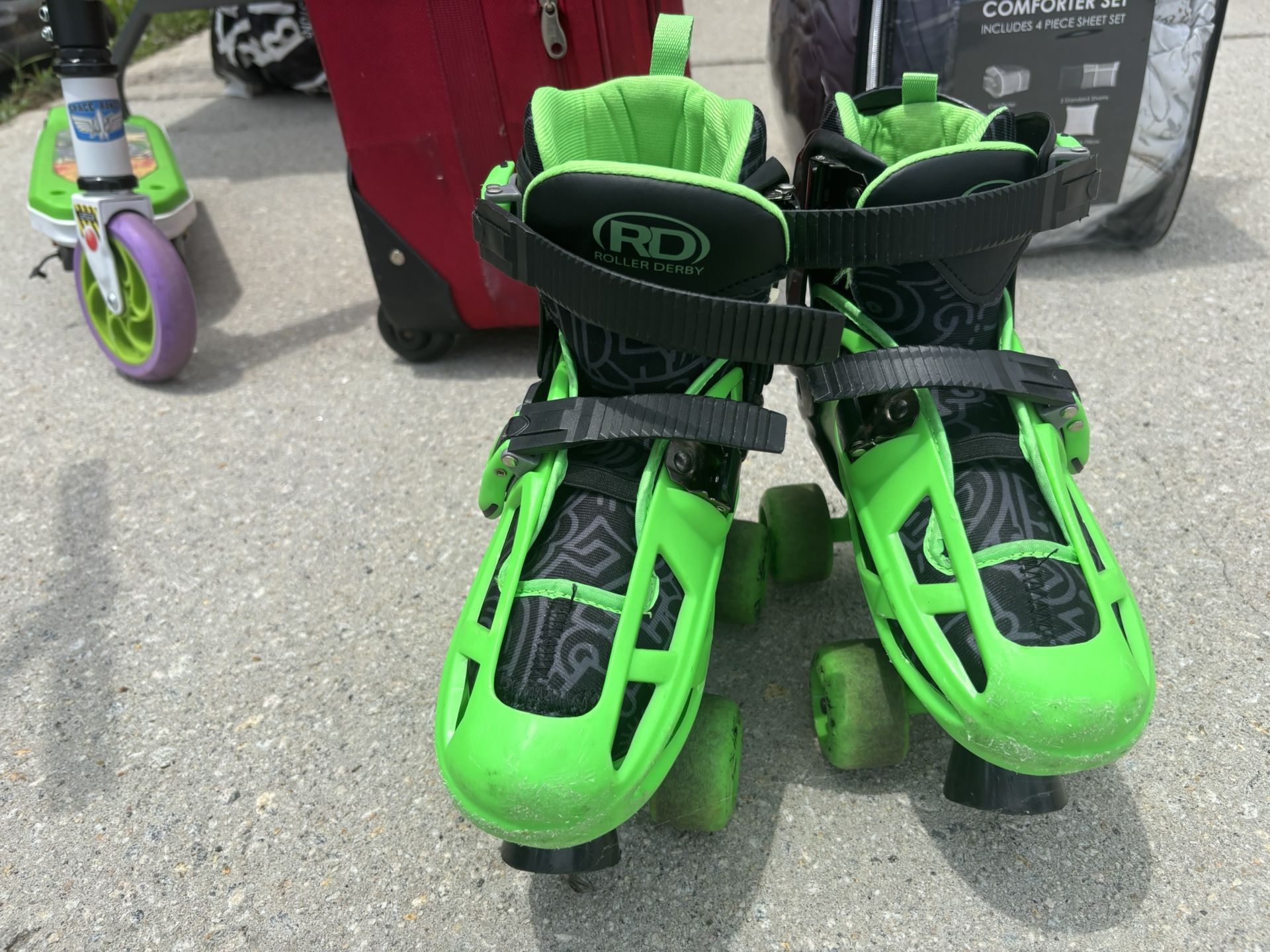 Kids 4 Wheel Skates Size 4-7Y