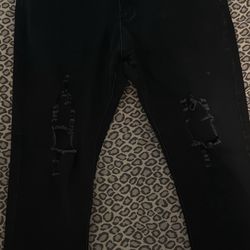 BLACK SKINNY JEANS