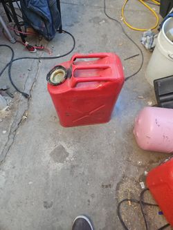 5 gallon metal gas can