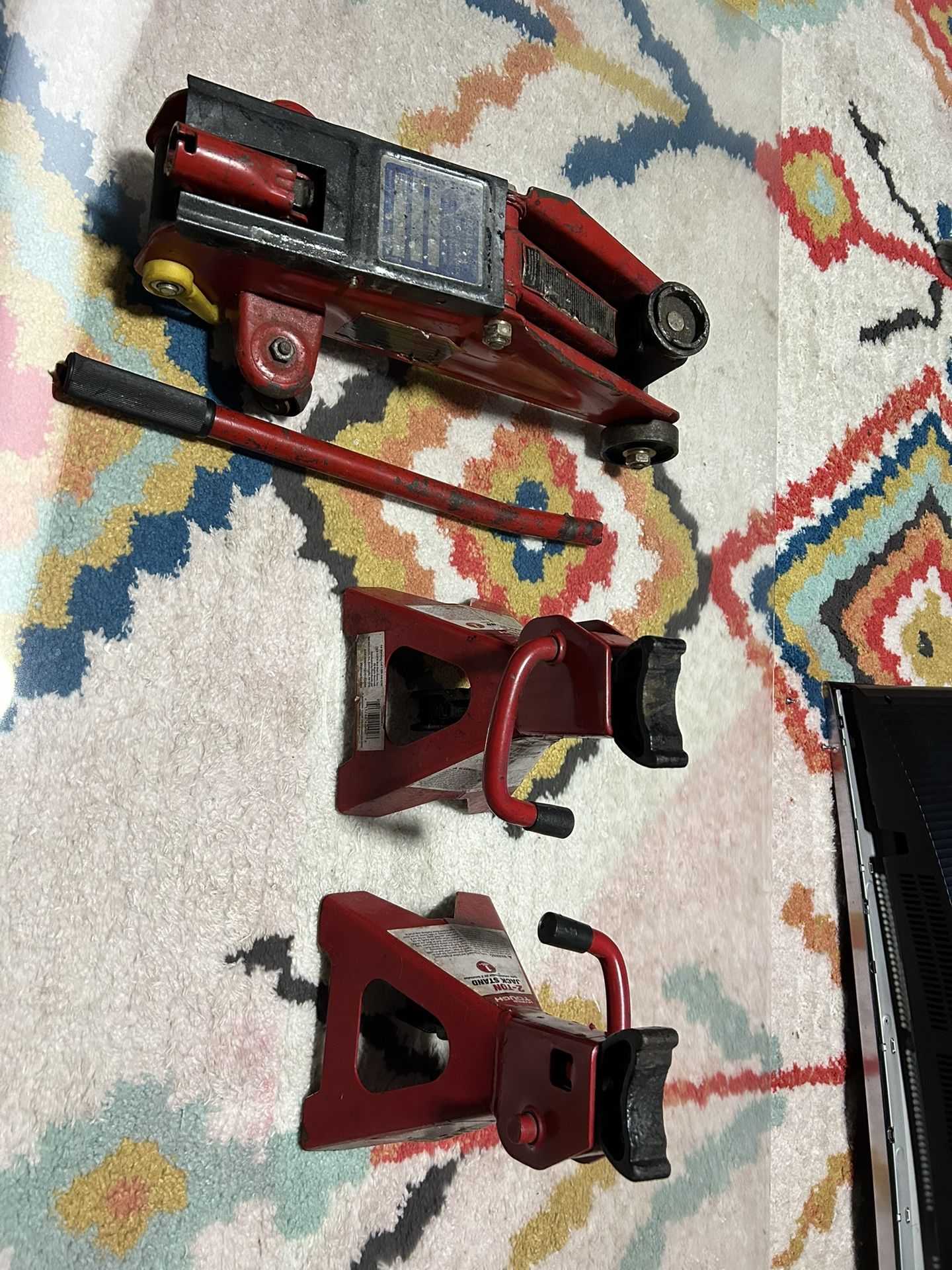 car jack and jack stands