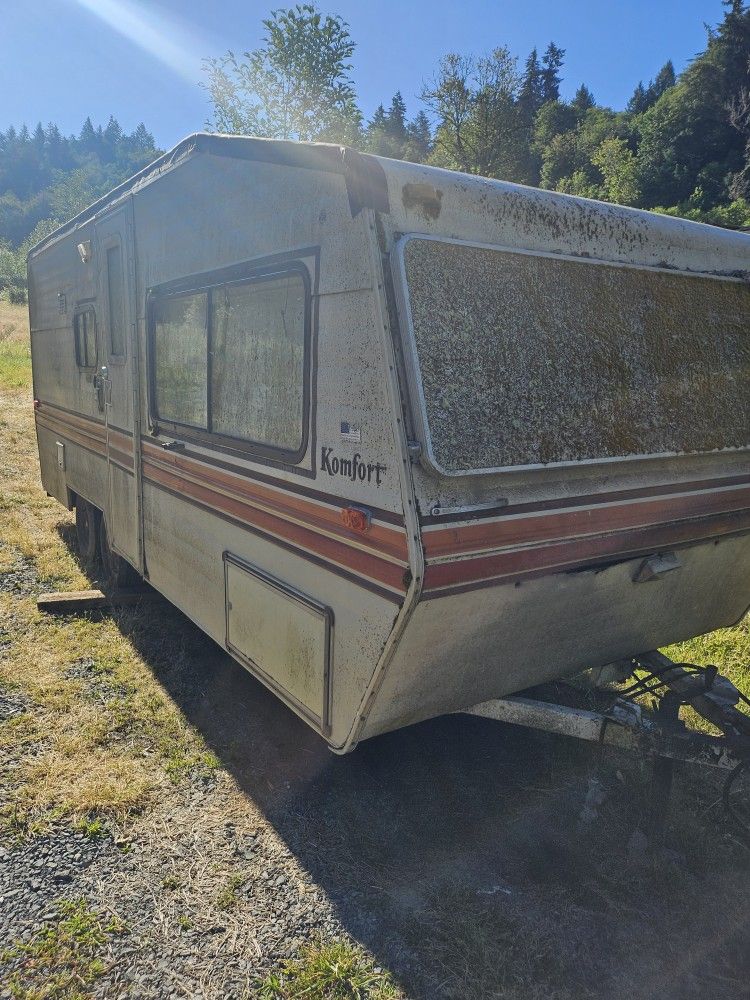 1982 Komfort Lite Camper Trailer for Sale in Eatonville, WA - OfferUp