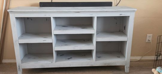 Entertainment center