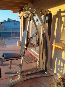 Universal Gym .