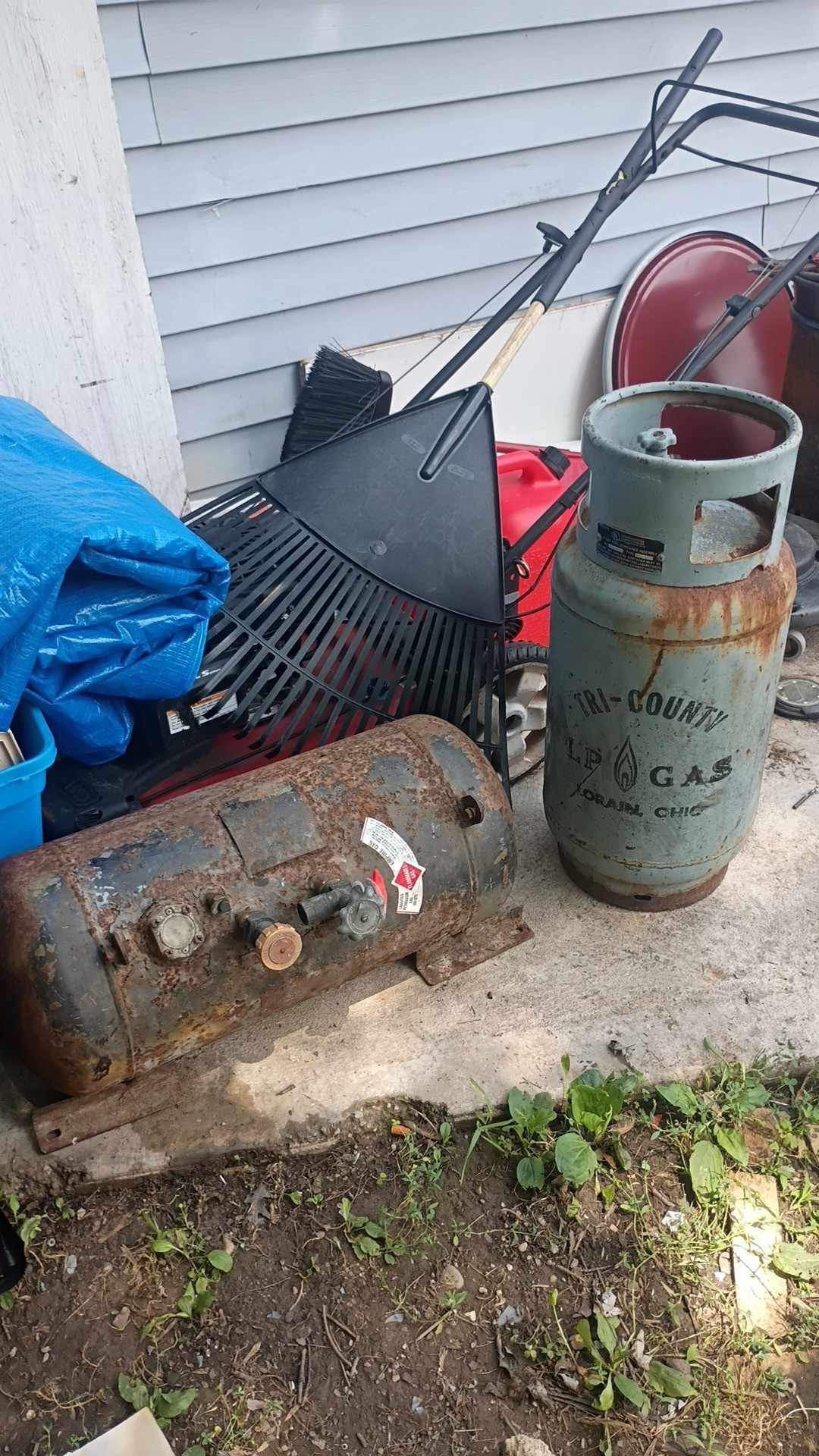 LP Gas Tanks (30 & 40 lb)