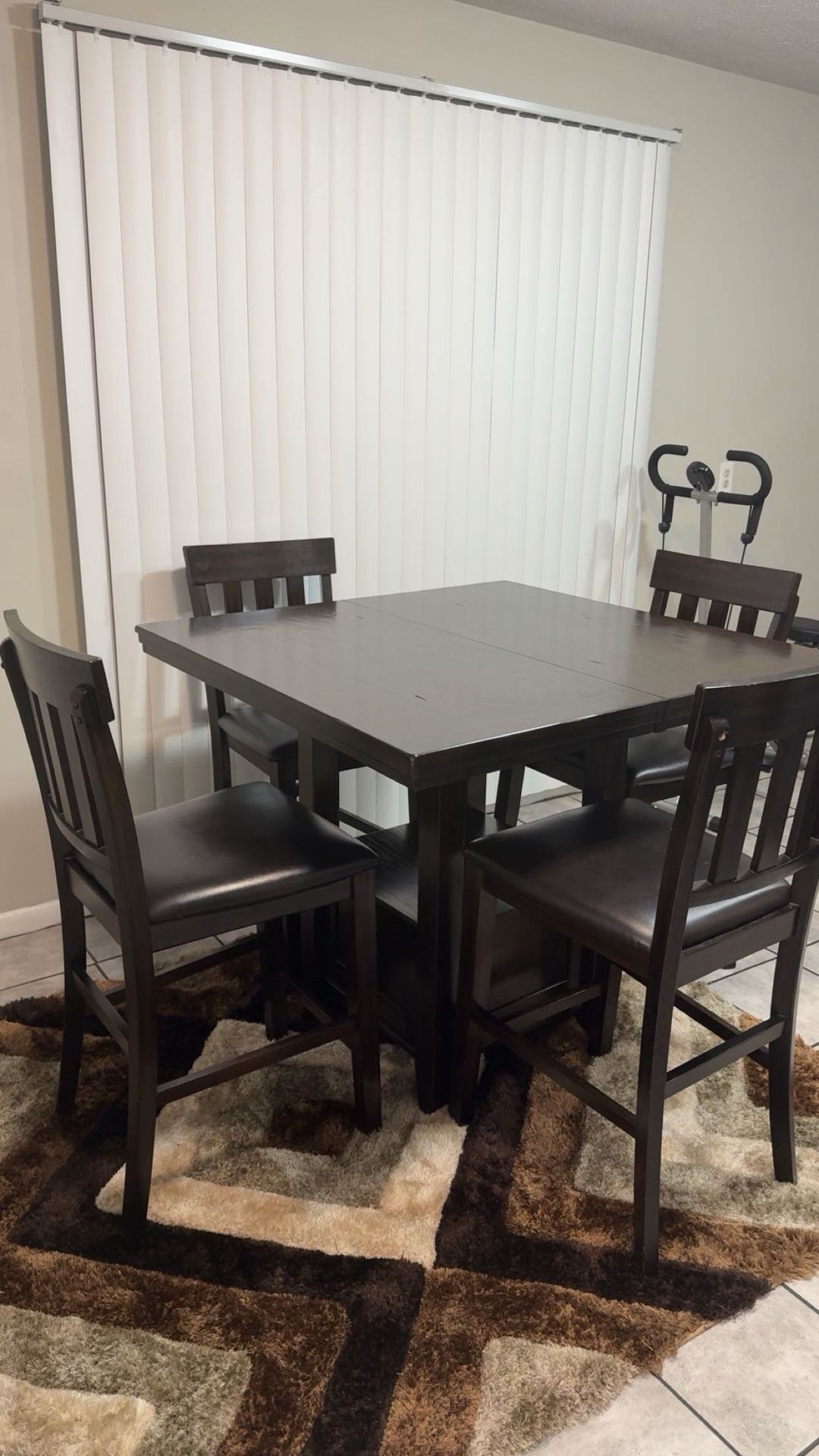 Table Set & Area Rug