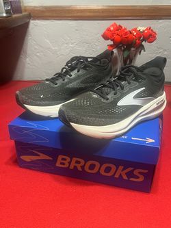 Brooks running shoes size 9 women’s