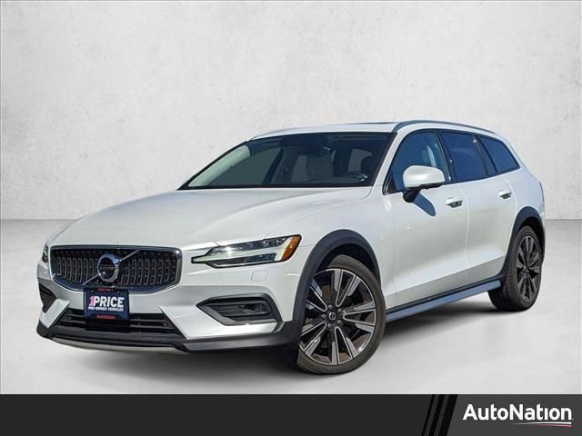 2020 Volvo V60 Cross Country