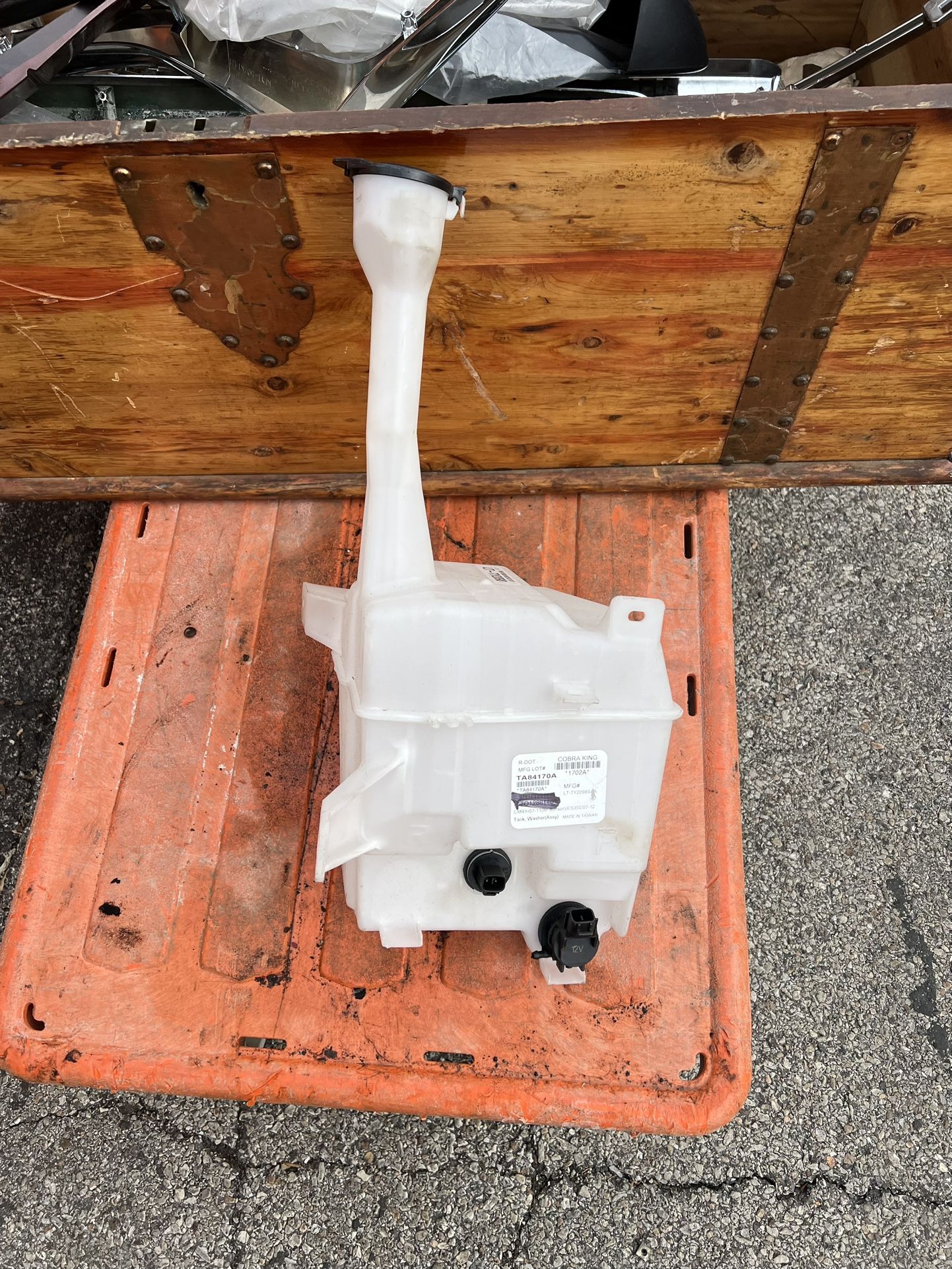 2007-2011 Toyota Camry Windshield Washer Fluid Reservoir Bottle New