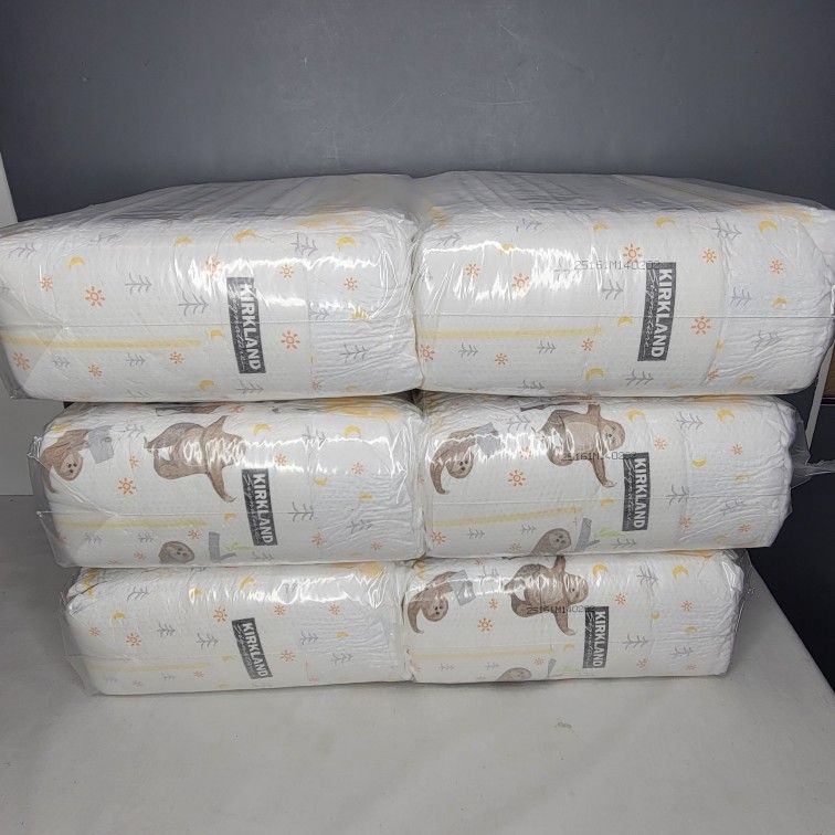 Kirkland Signature Diapers Size 4 (198 Count) New Without Box