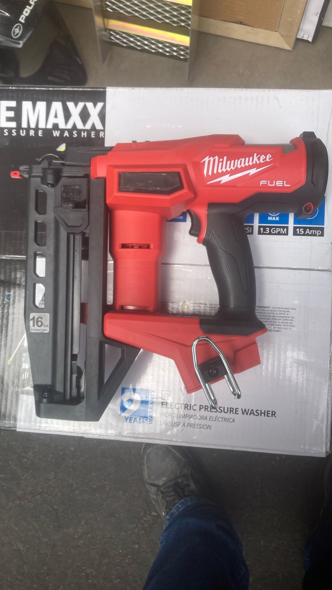 Brand New Miluakee Cordless 16 Ga Straight Nailer