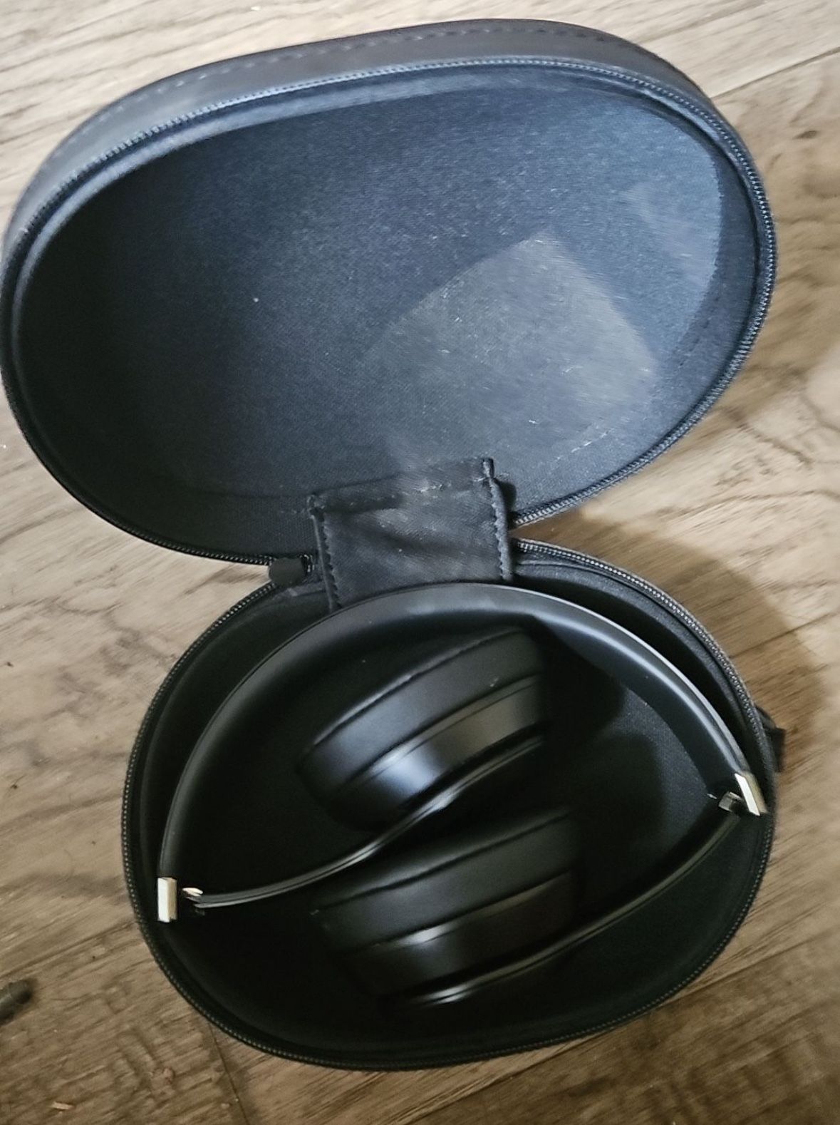 Beats Studio 4 (PICK UP ONLY!)